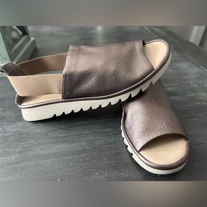 THE FLEXX shore line sandal-pewter color. NEW!